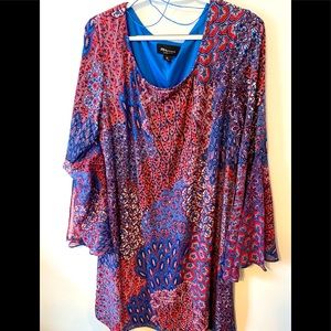 Colorful short dress or tunic with great sleeves.